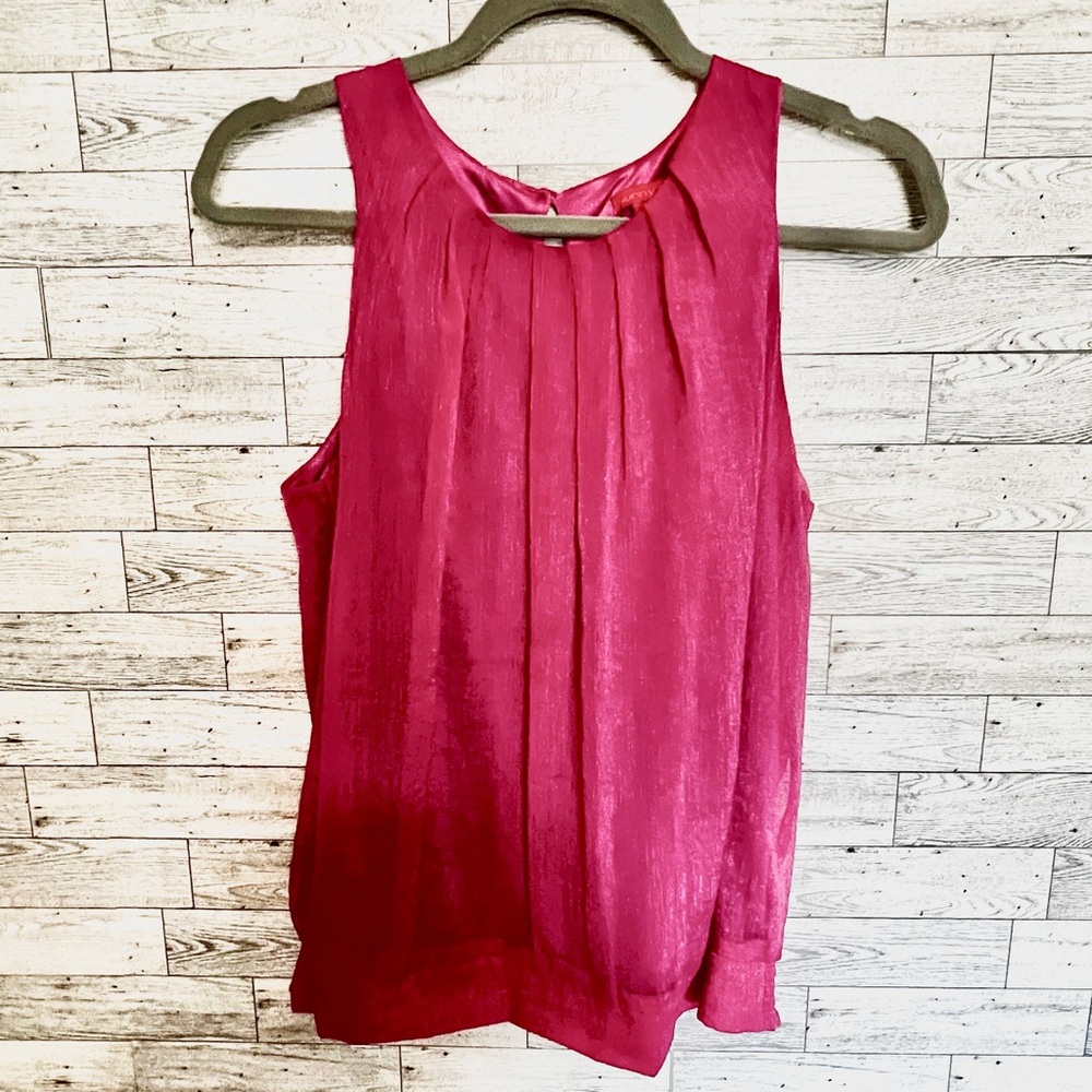 Sunny Leigh Sleeveless Fuscia Top - Size Medium‎ /Elastic Band at Bottom
